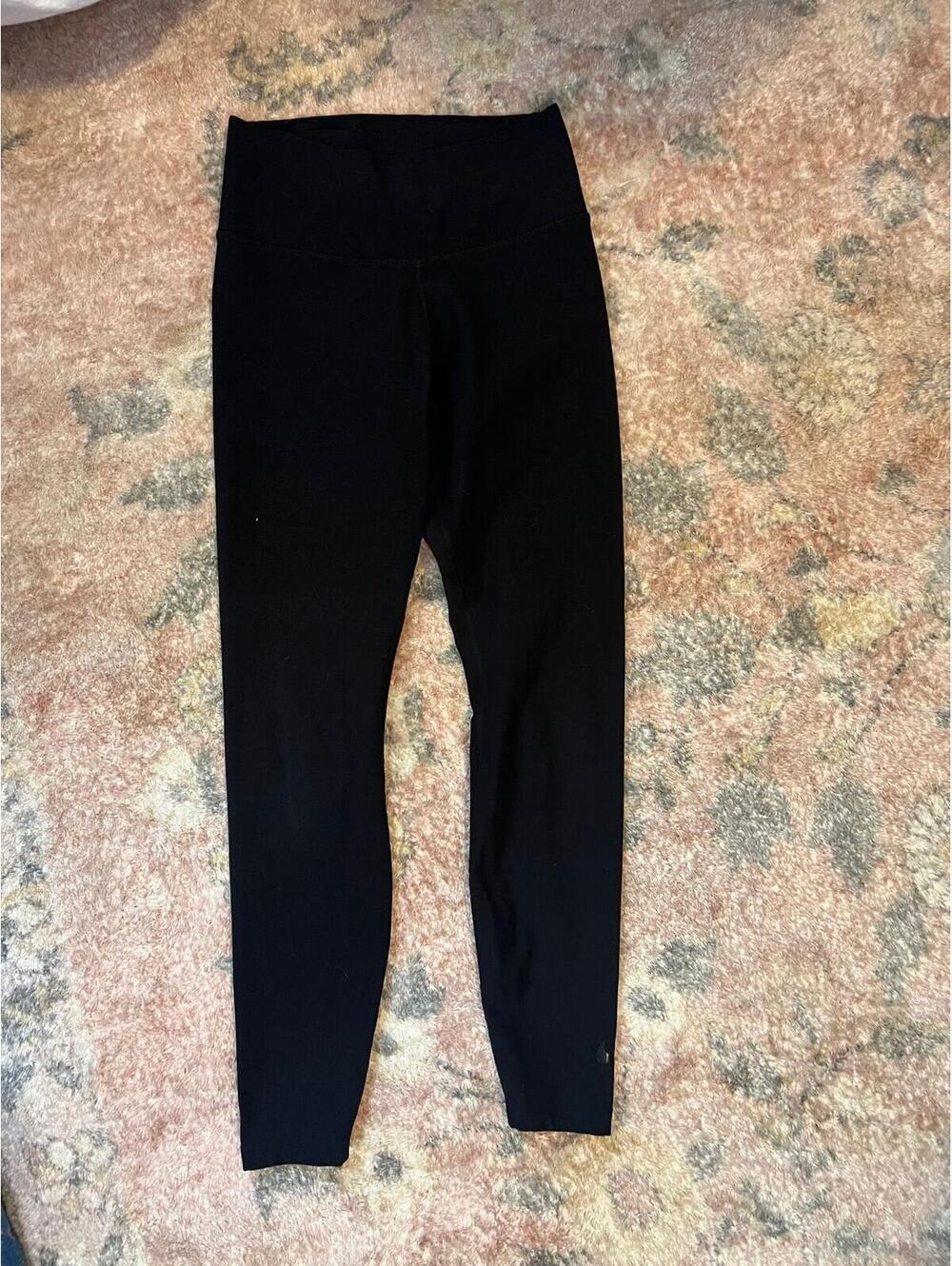 74. NIKE DRY-FIT LEGGINGS